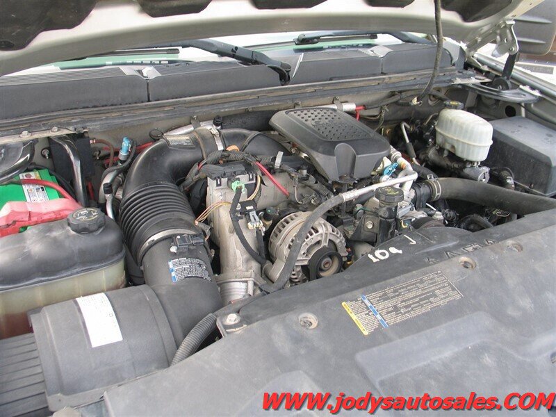 Used 2008 Chevrolet Silverado 3500 W/T AWD/4WD image 28