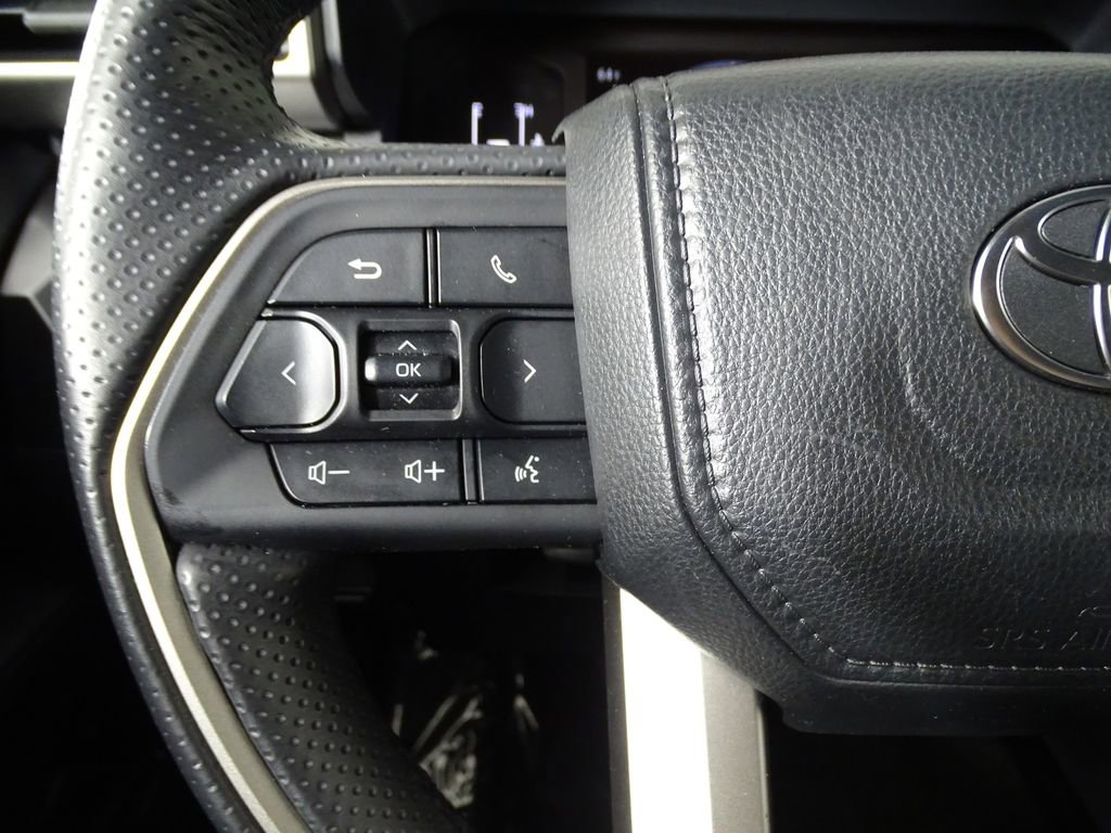 Used 2025 Toyota 4Runner SR5 image 17