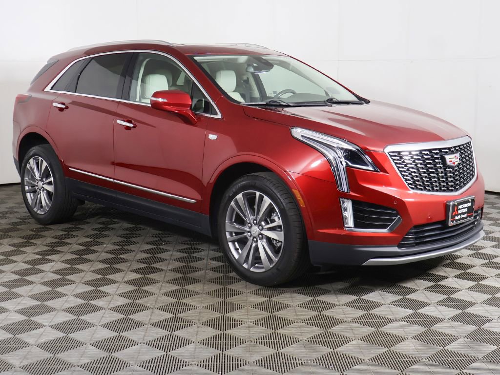 Used 2023 Cadillac XT5 Premium Luxury AWD/4WD image 2