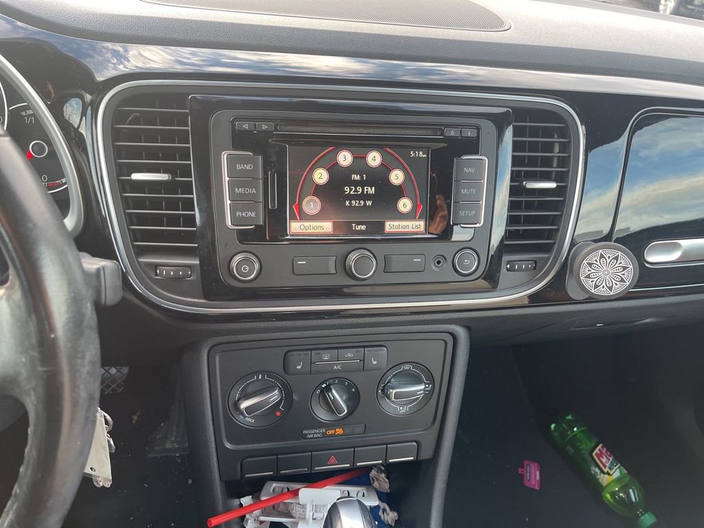 Used 2015 Volkswagen Beetle 1.8T image 6