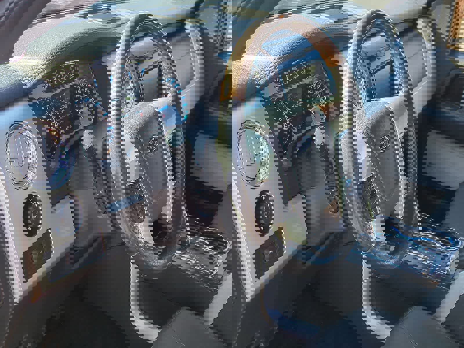 Used 2014 Ford F150 Platinum image 10