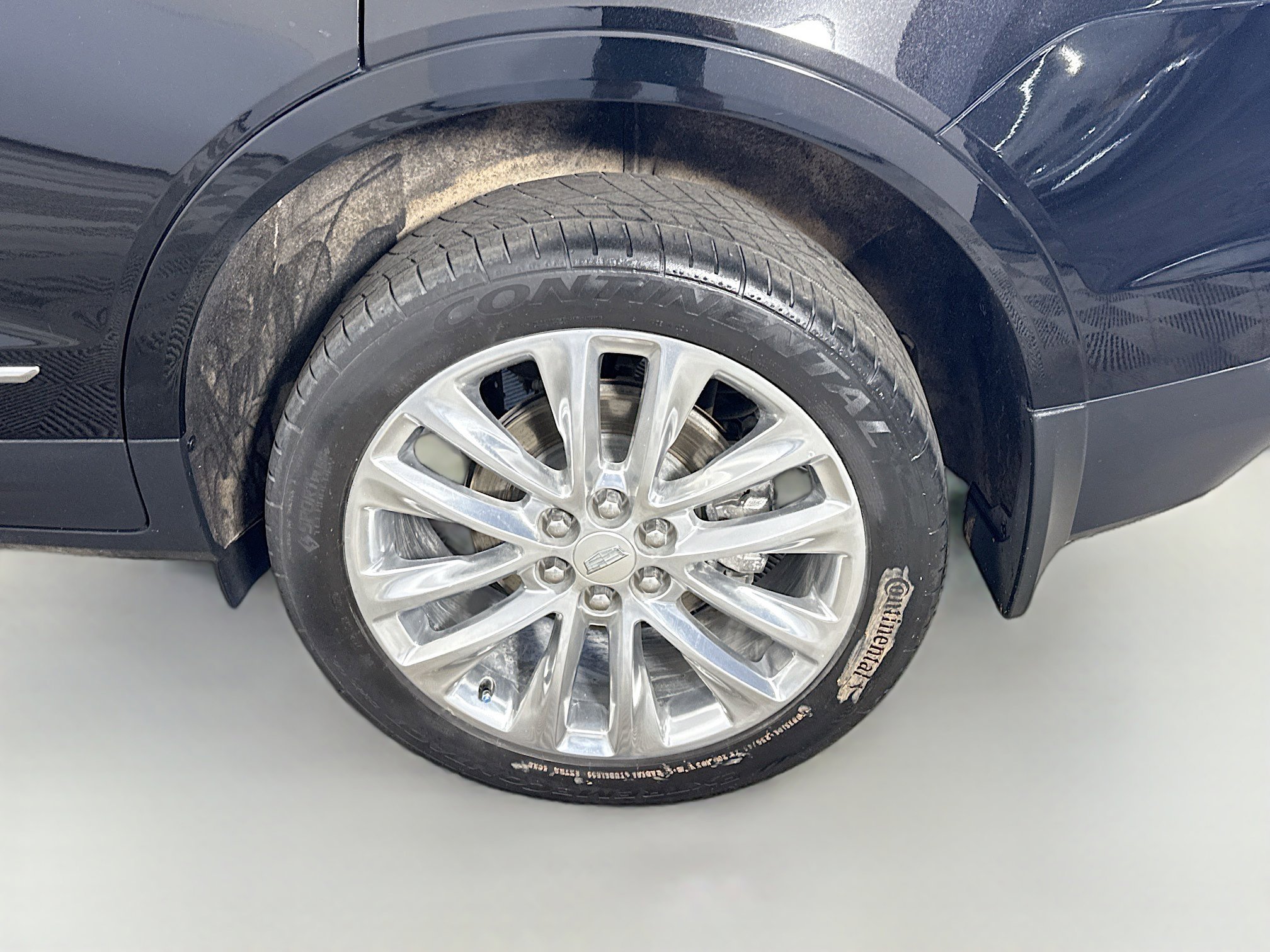 Used 2017 Cadillac XT5 Platinum image 37