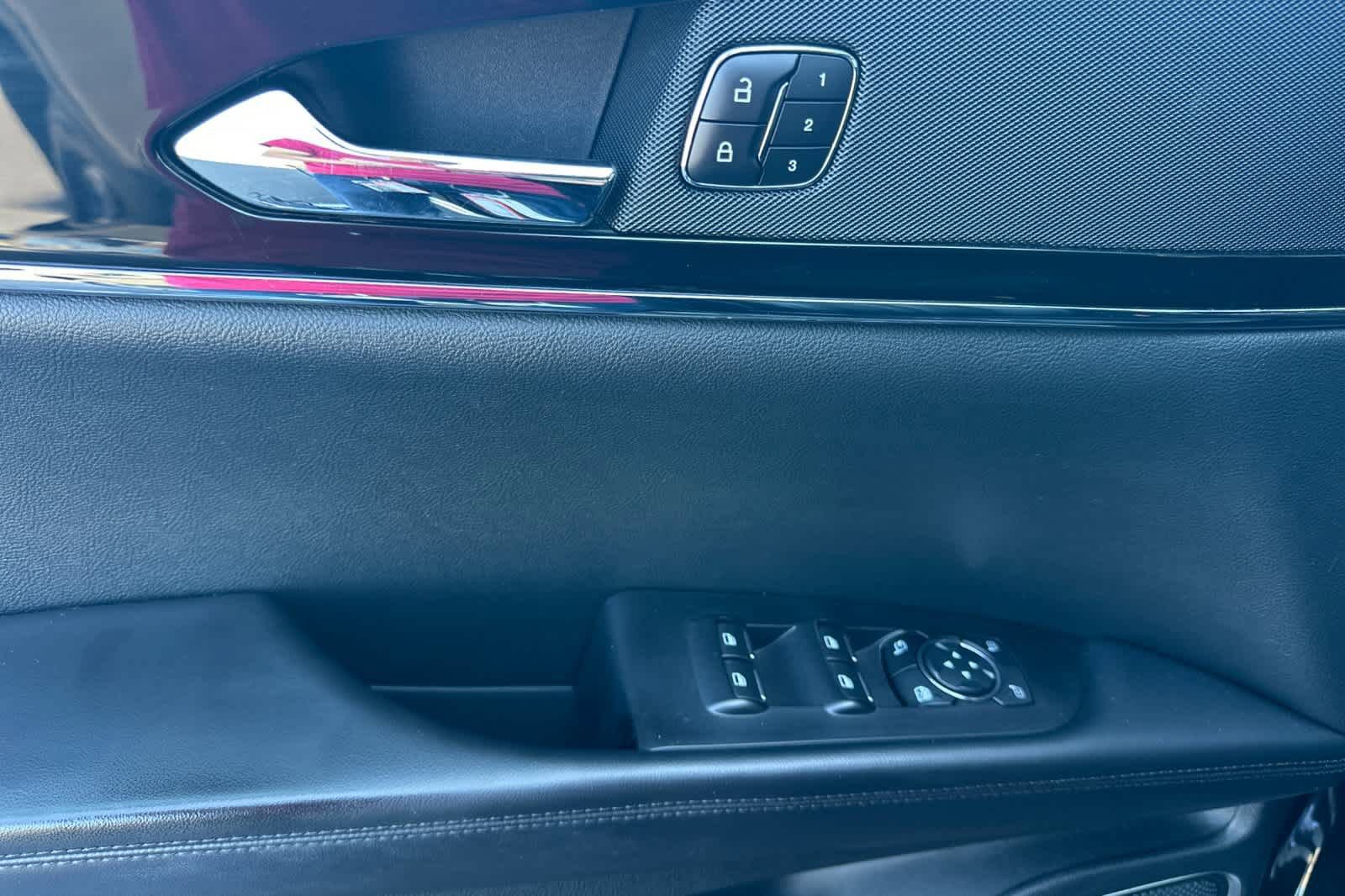 Used 2023 Lincoln Nautilus AWD w/ Premium Package image 12