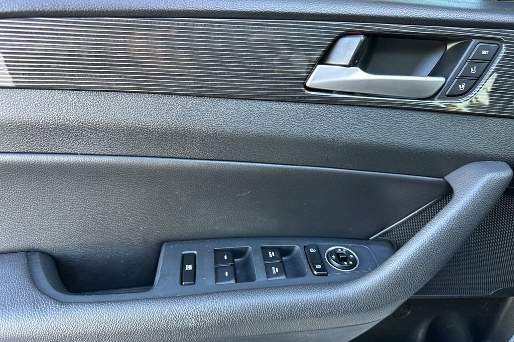 Used 2018 Hyundai Sonata Limited image 10