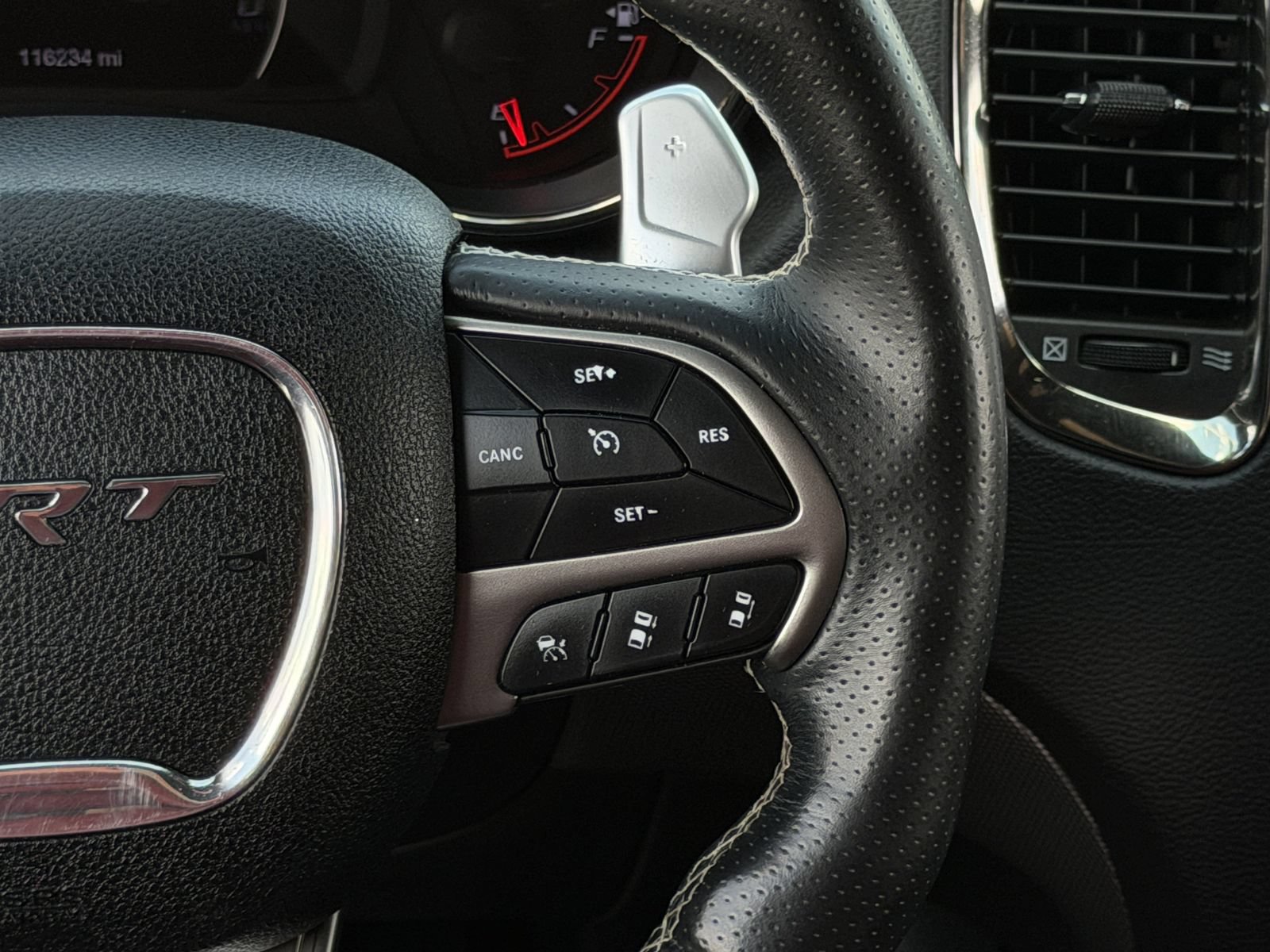 Used 2018 Dodge Durango SRT w/ Technology Group AWD/4WD image 17