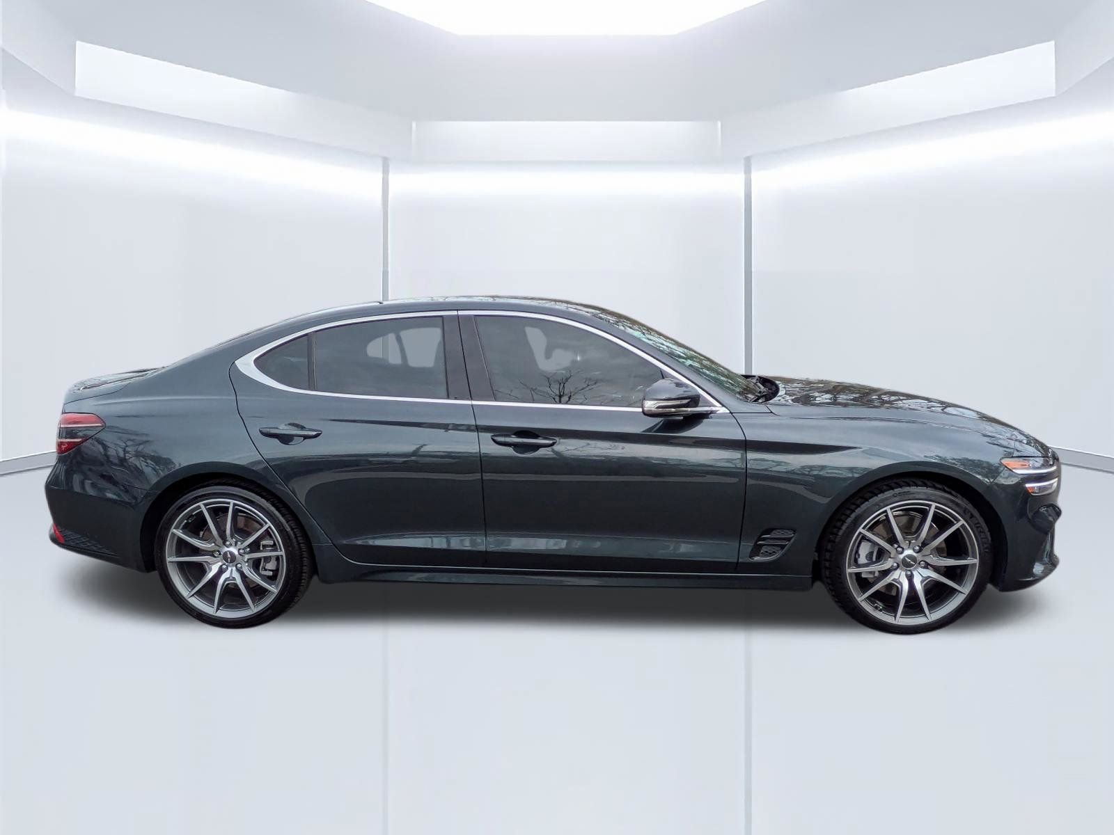 Used 2023 Genesis G70 3.3T RWD image 3