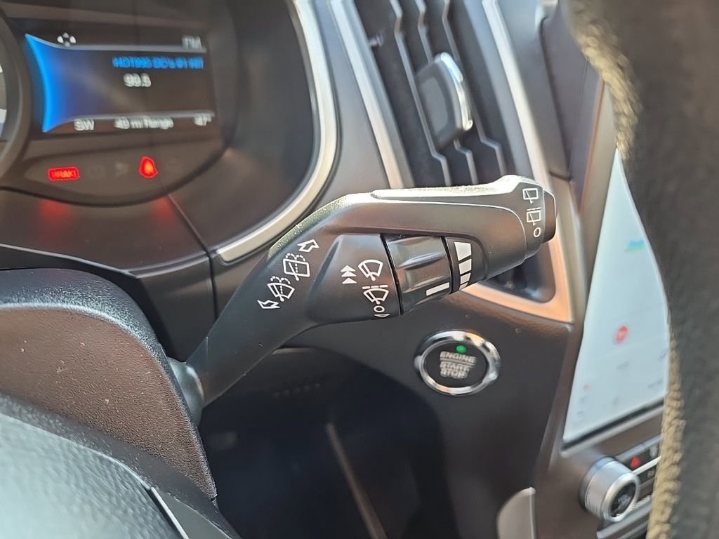 Used 2021 Ford Edge SE image 15