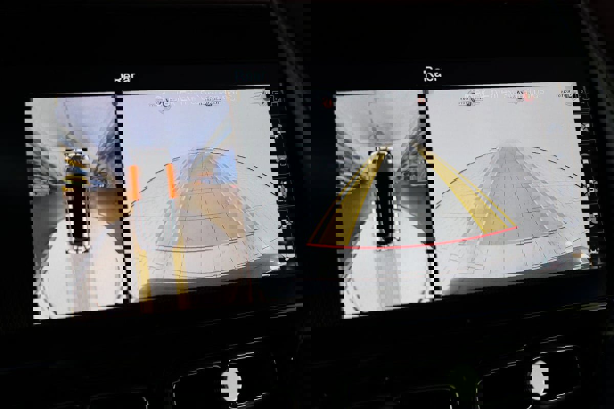 Used 2021 Aston Martin DBX image 7