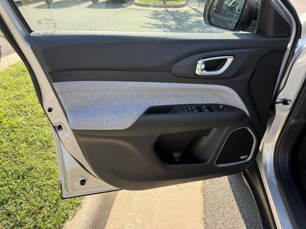 New 2026 Jeep Compass Latitude AWD/4WD image 29