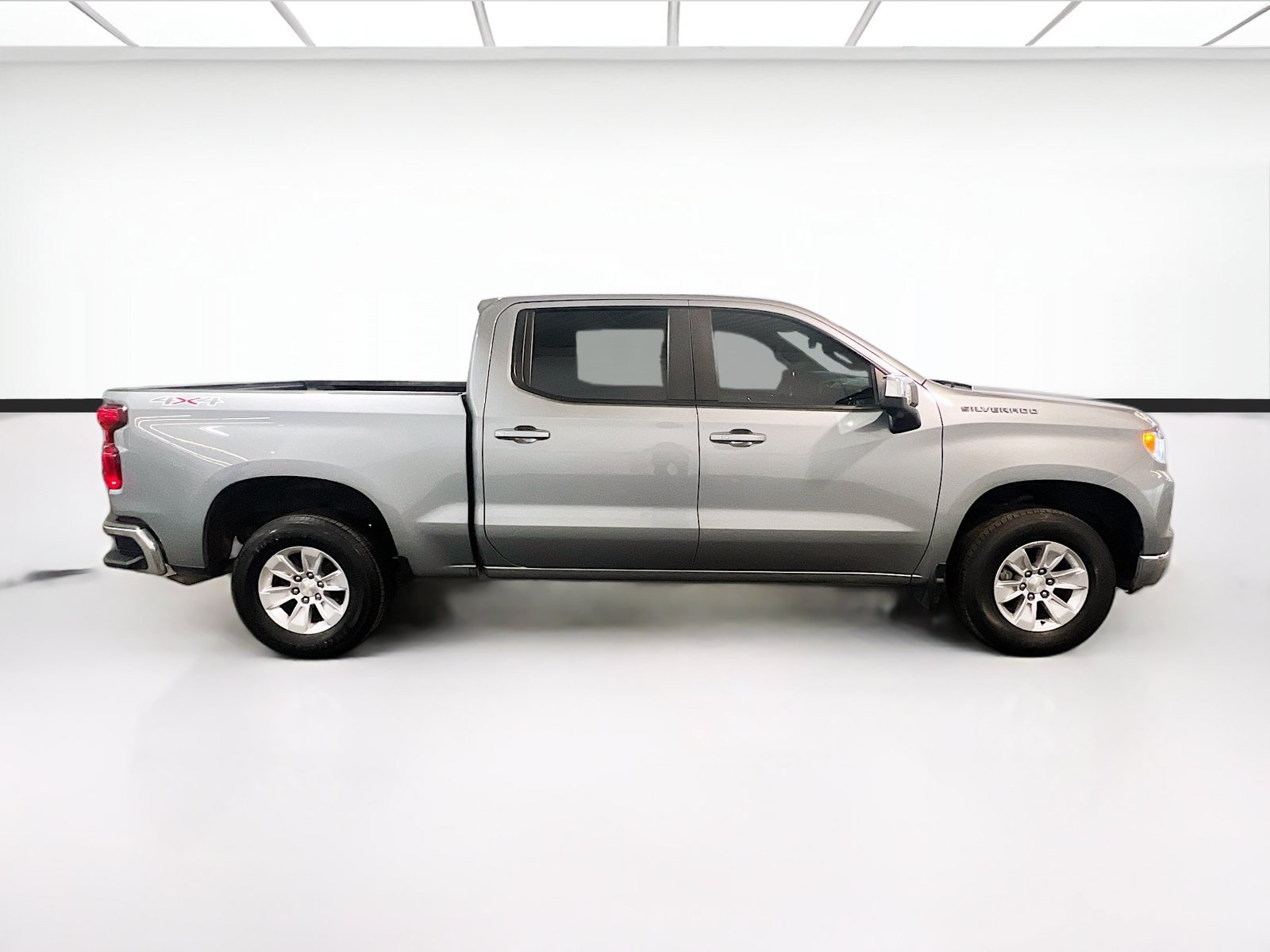 Used 2024 Chevrolet Silverado 1500 LT w/ Safety Package AWD/4WD image 23