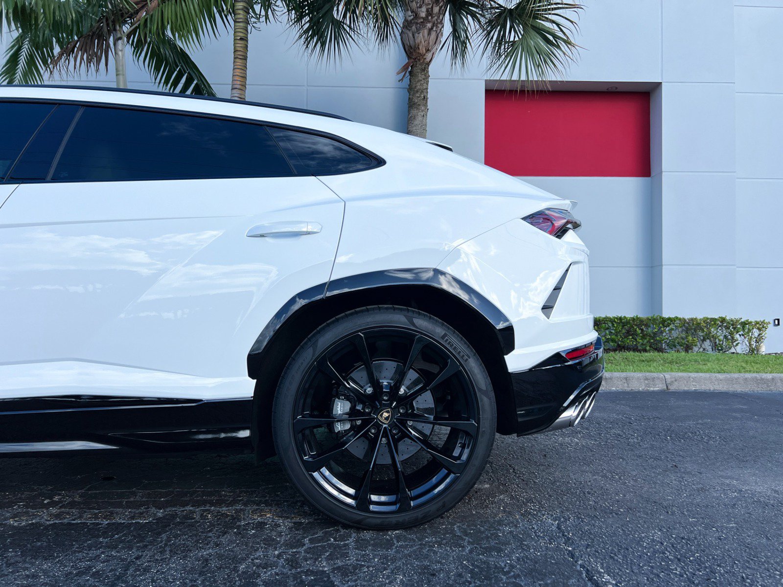 Used 2021 Lamborghini Urus AWD/4WD image 24