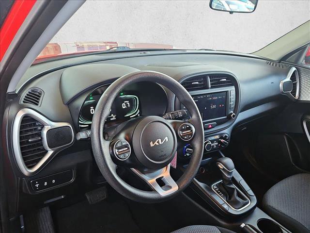 Used 2024 Kia Soul LX w/ Option Group 015 FWD image 16