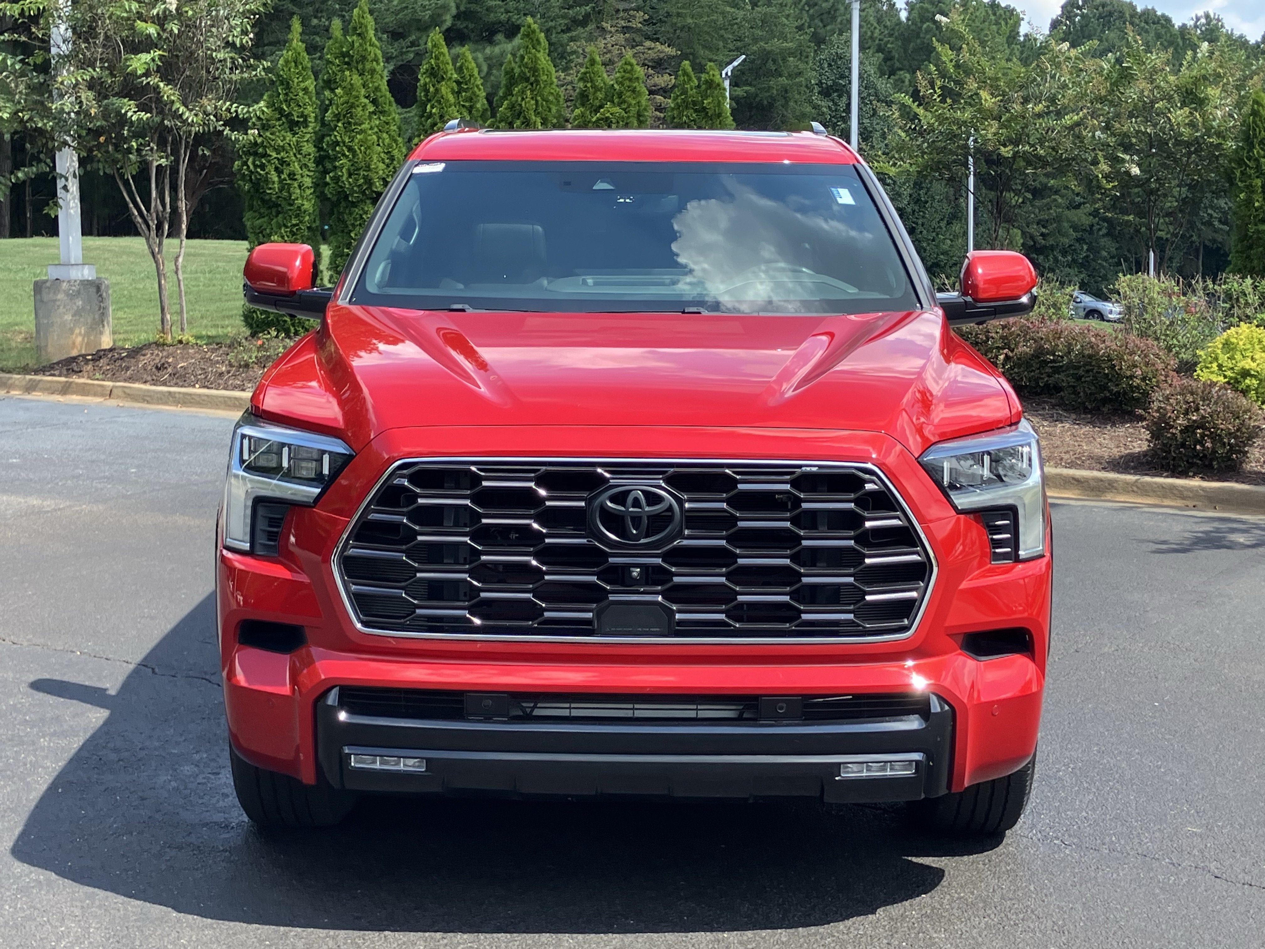 Used 2024 Toyota Sequoia Platinum AWD/4WD image 3