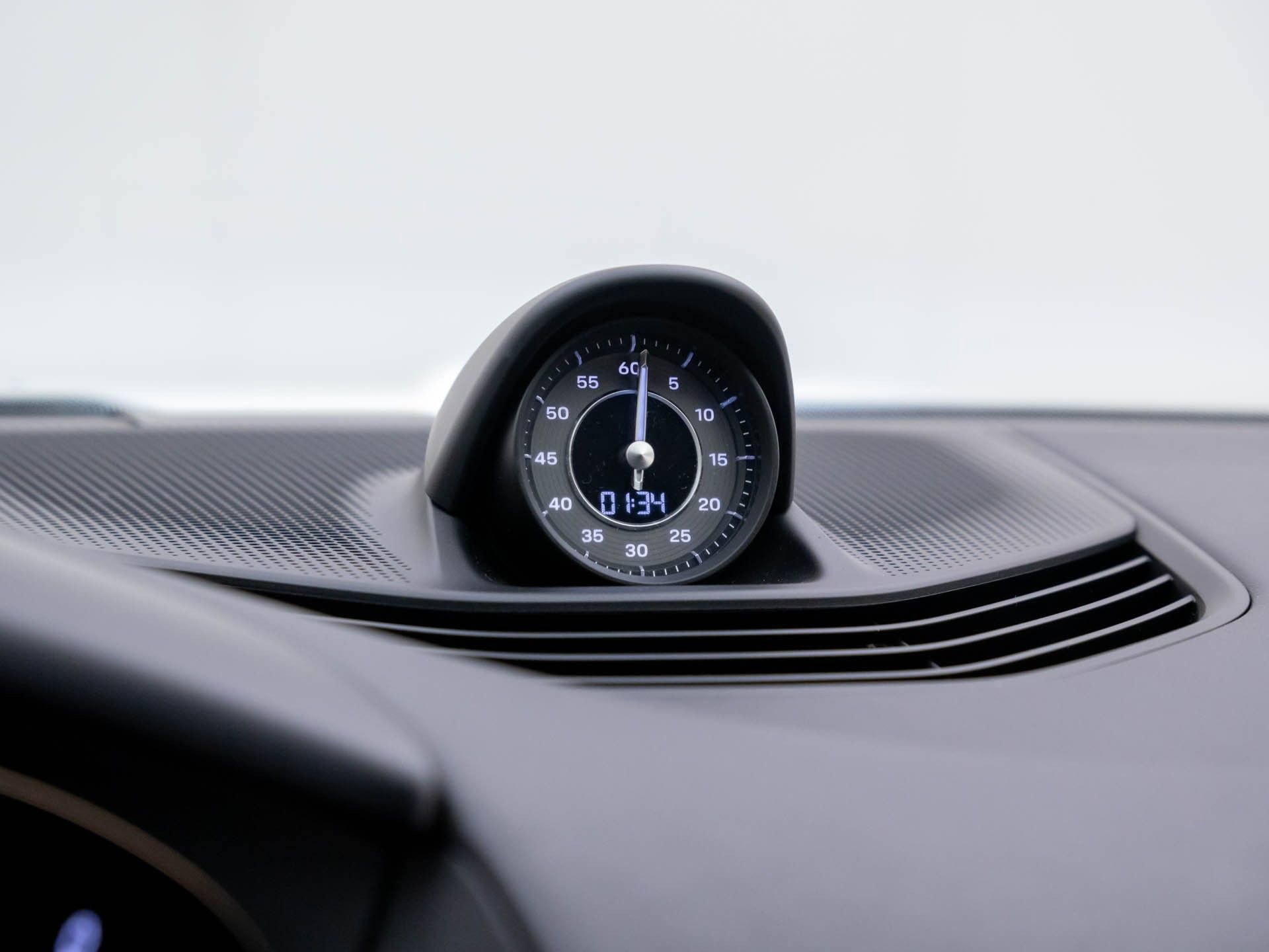 Used 2021 Porsche Taycan Turbo S image 22