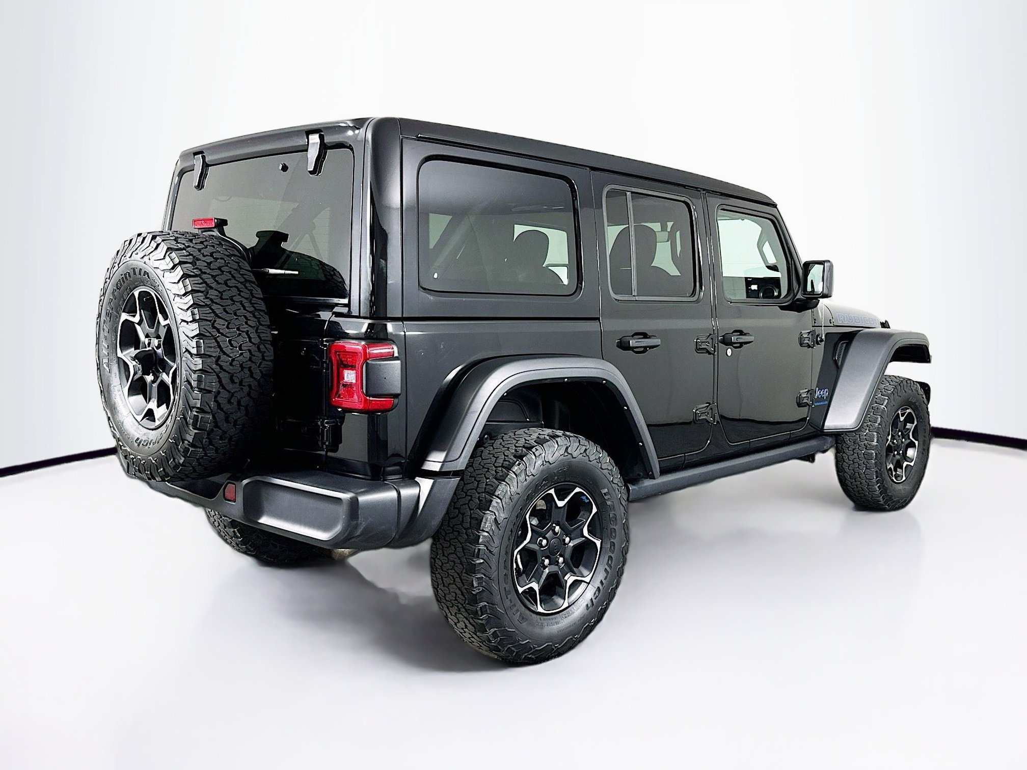 Used 2023 Jeep Wrangler Unlimited Rubicon 4xe w/ Cold Weather Group image 9