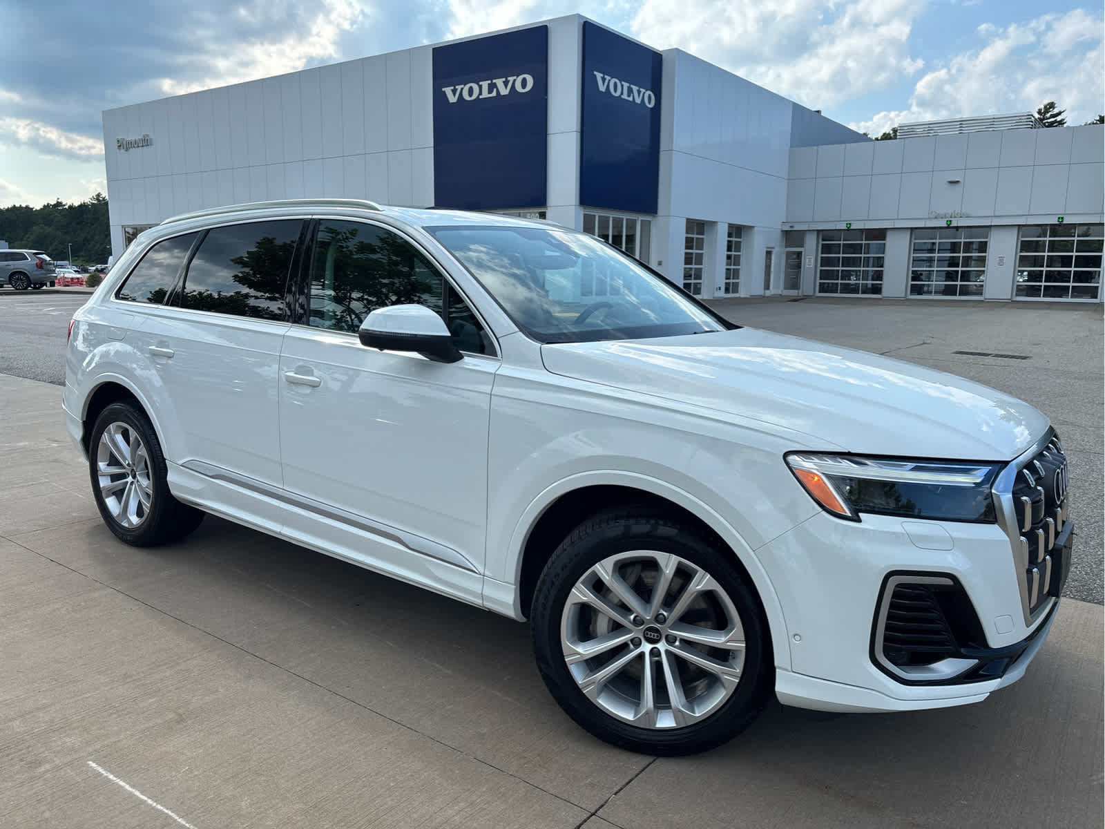 Used 2025 Audi Q7 3.0T Premium Plus