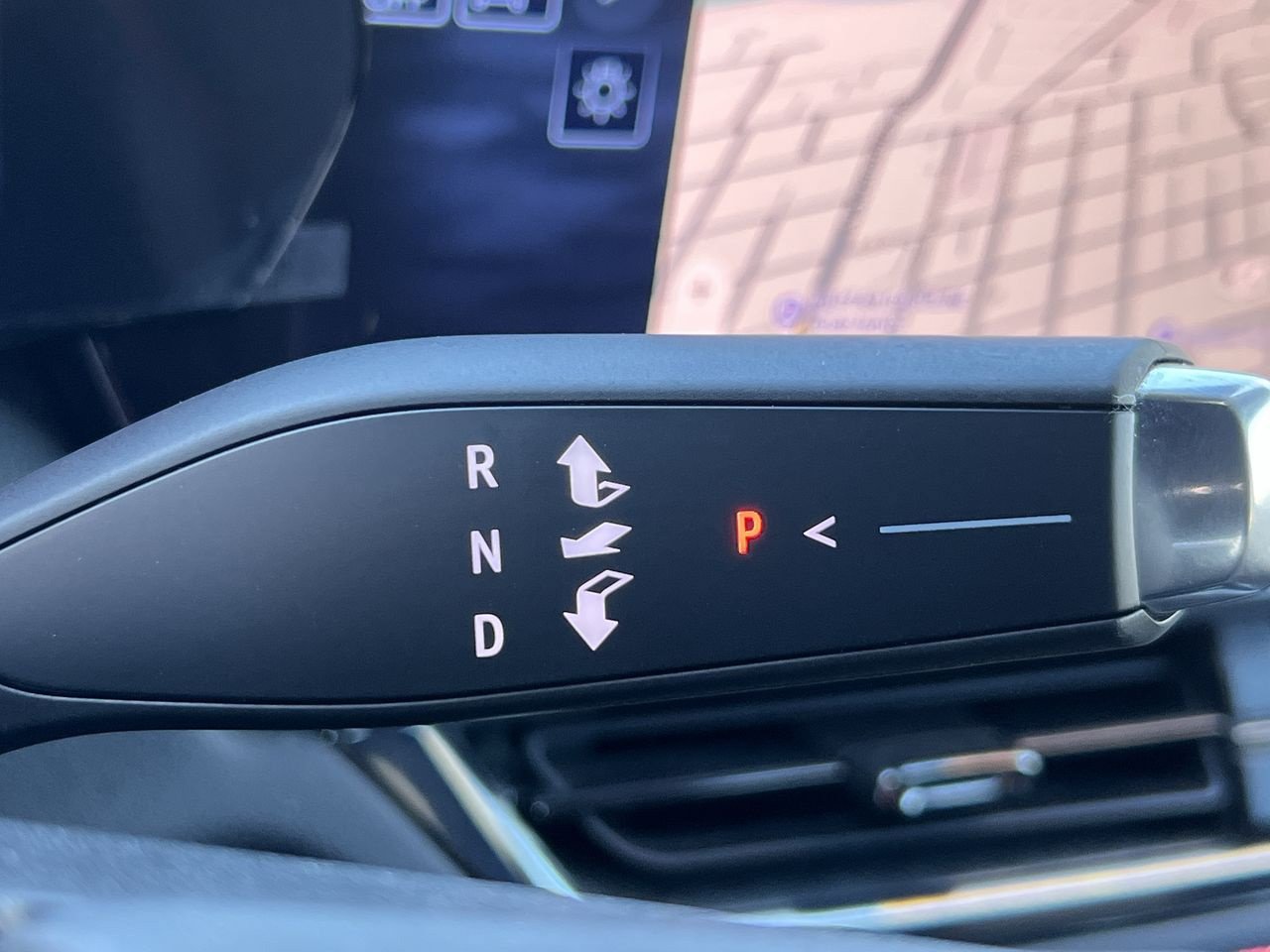 Certified 2024 Chevrolet Equinox EV RS FWD image 20