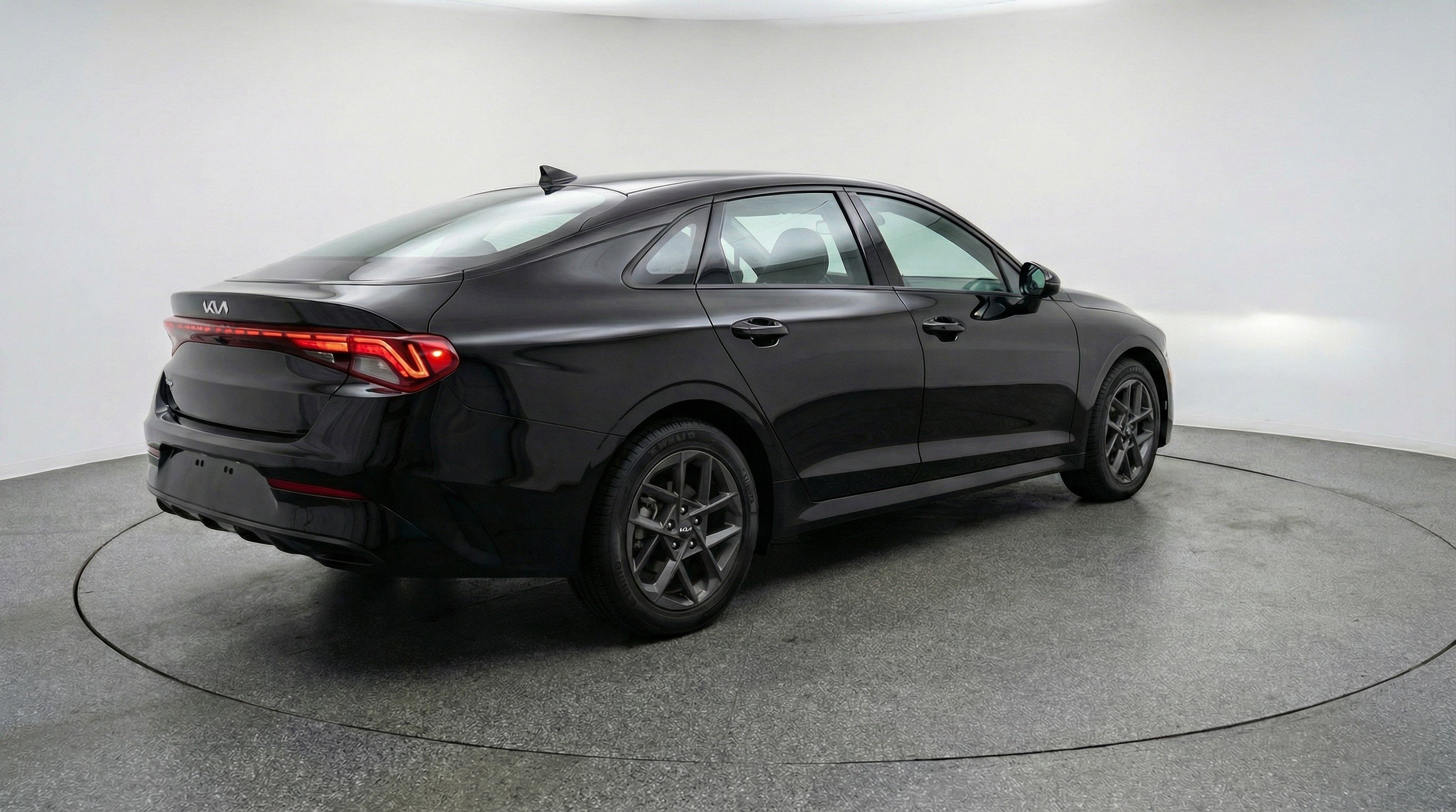 Used 2025 Kia K5 LXS image 9