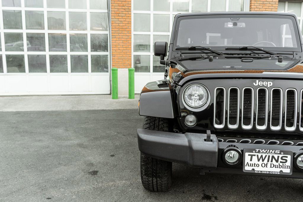 Used 2018 Jeep Wrangler Unlimited Sahara image 32