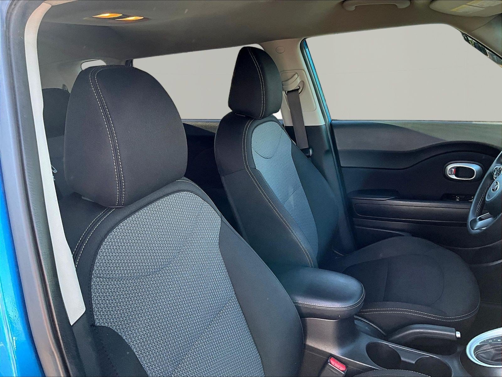 Used 2018 Kia Soul + FWD image 28