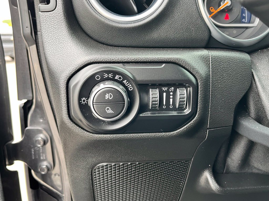 Used 2020 Jeep Gladiator Overland AWD/4WD image 26