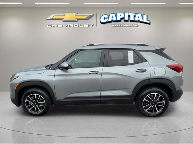 Used 2025 Chevrolet TrailBlazer LT AWD/4WD image 2