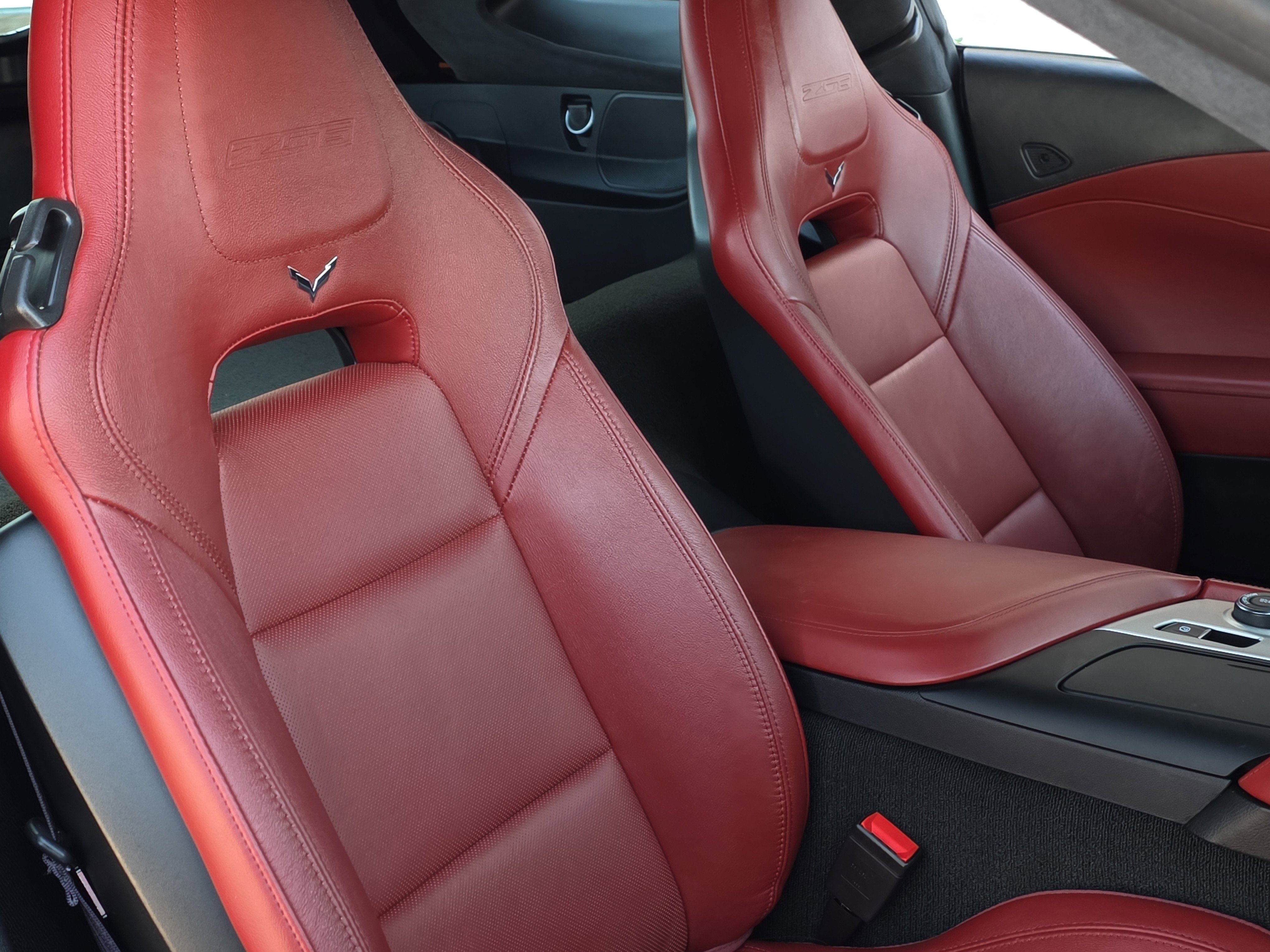 Used 2016 Chevrolet Corvette Z06 w/ 3LZ Preferred Equipment Group image 36