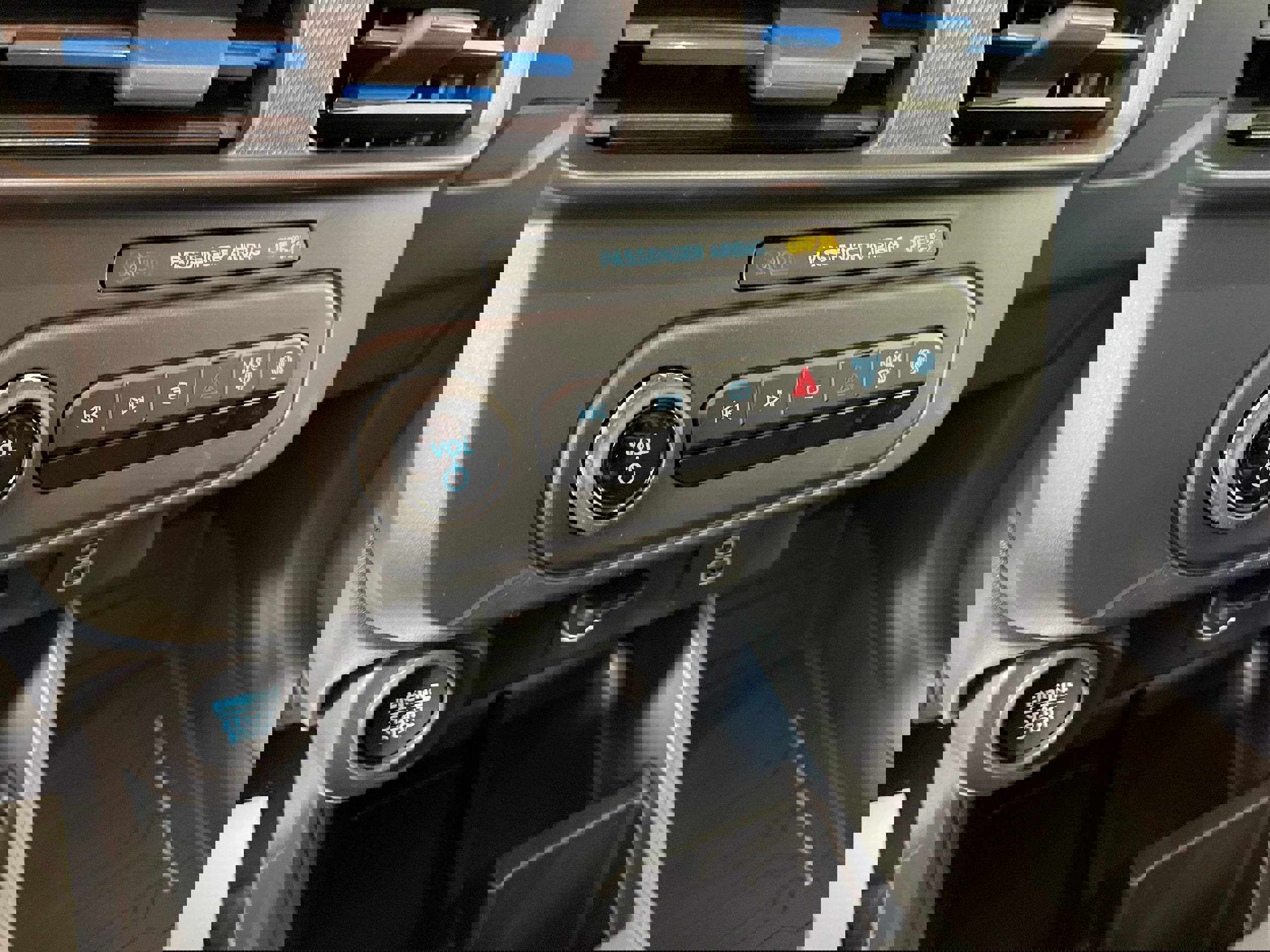 New 2025 Ford Maverick Lobo image 7