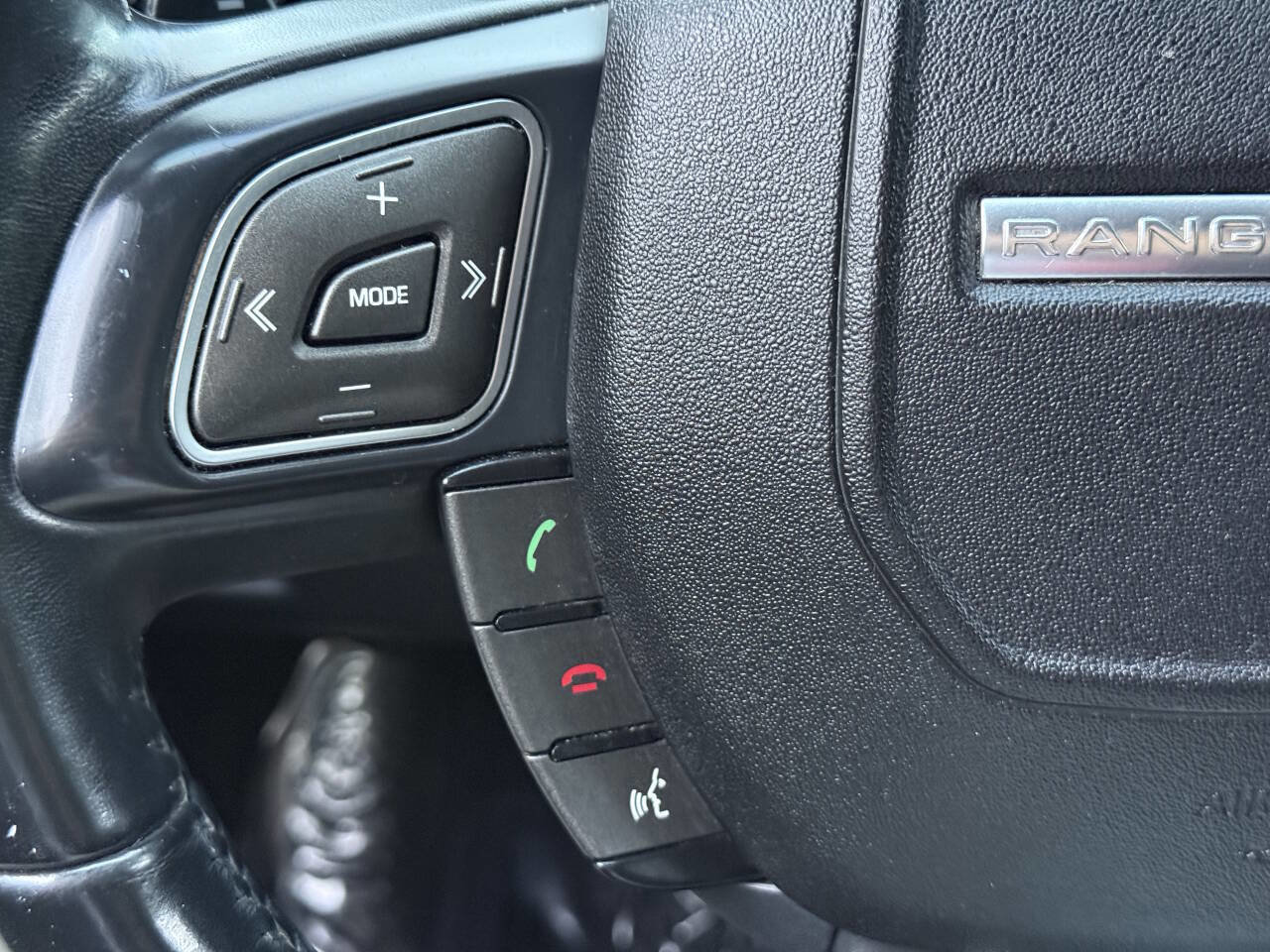 Used 2018 Land Rover Range Rover Evoque SE image 20