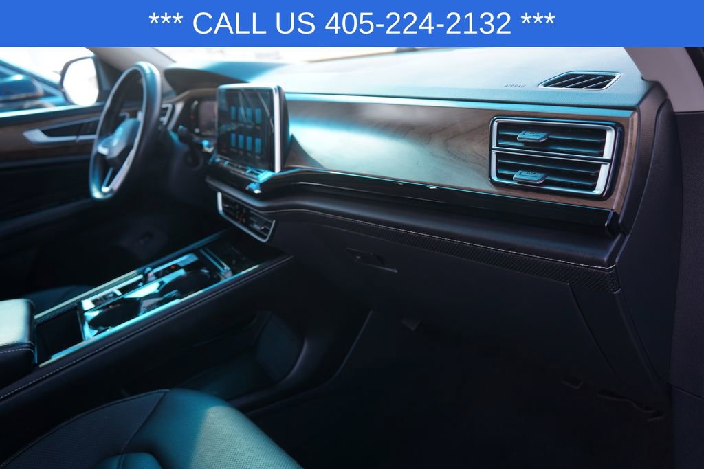 Used 2025 Volkswagen Atlas SE image 23