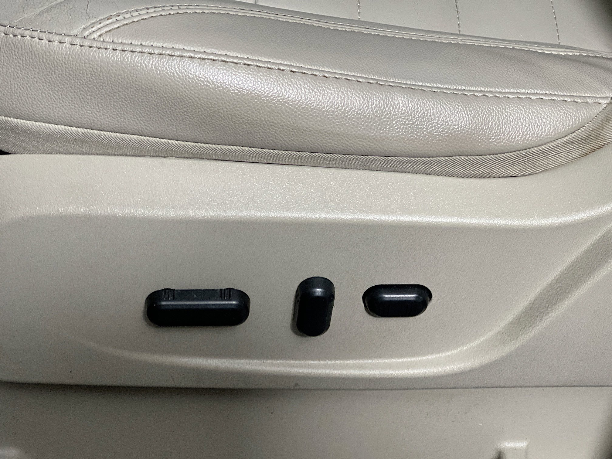 Used 2014 Ford Escape Titanium w/ Equipment Group 401A image 15