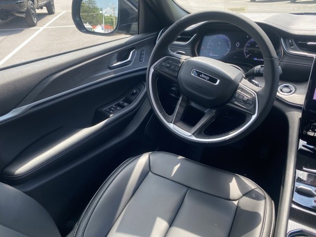 New 2025 Jeep Grand Cherokee L Limited w/ Trailer Tow Package image 37