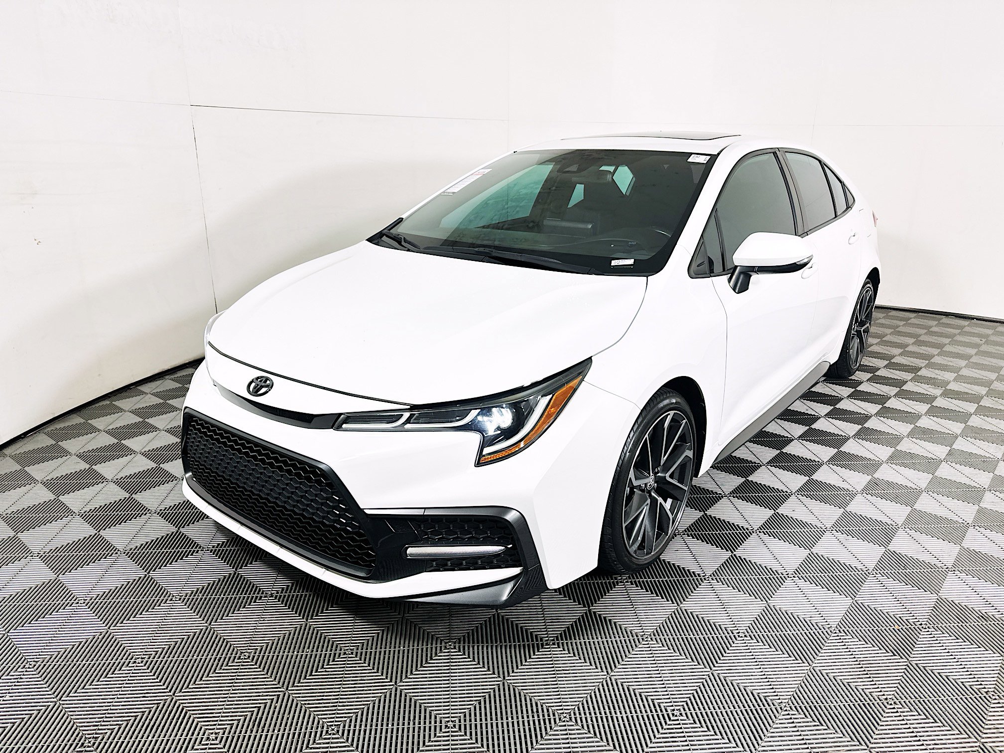 Used 2022 Toyota Corolla SE FWD image 7