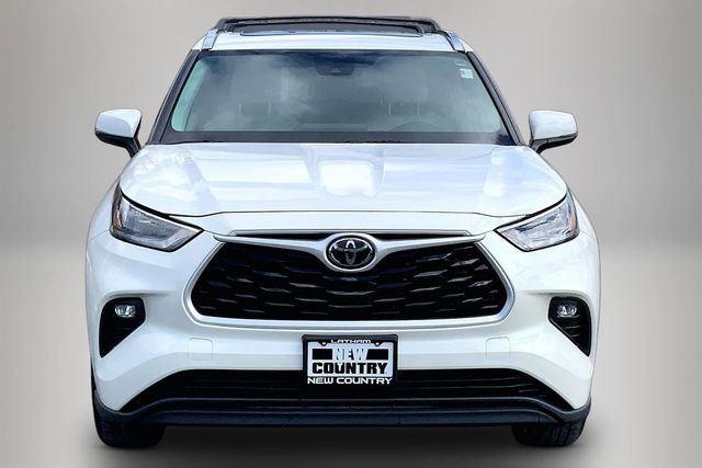 Used 2020 Toyota Highlander XLE image 3