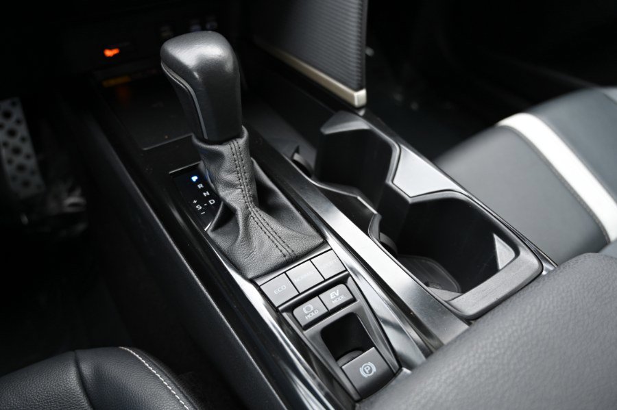 Used 2025 Toyota Camry SE image 27