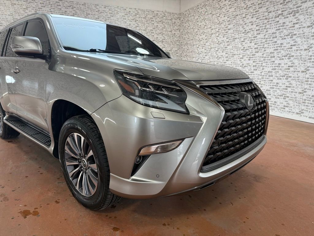 Used 2023 Lexus GX 460 Luxury w/ Accessory Package image 9