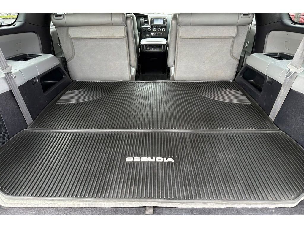 Used 2019 Toyota Sequoia Limited w/ Safety & Convenience Package image 17