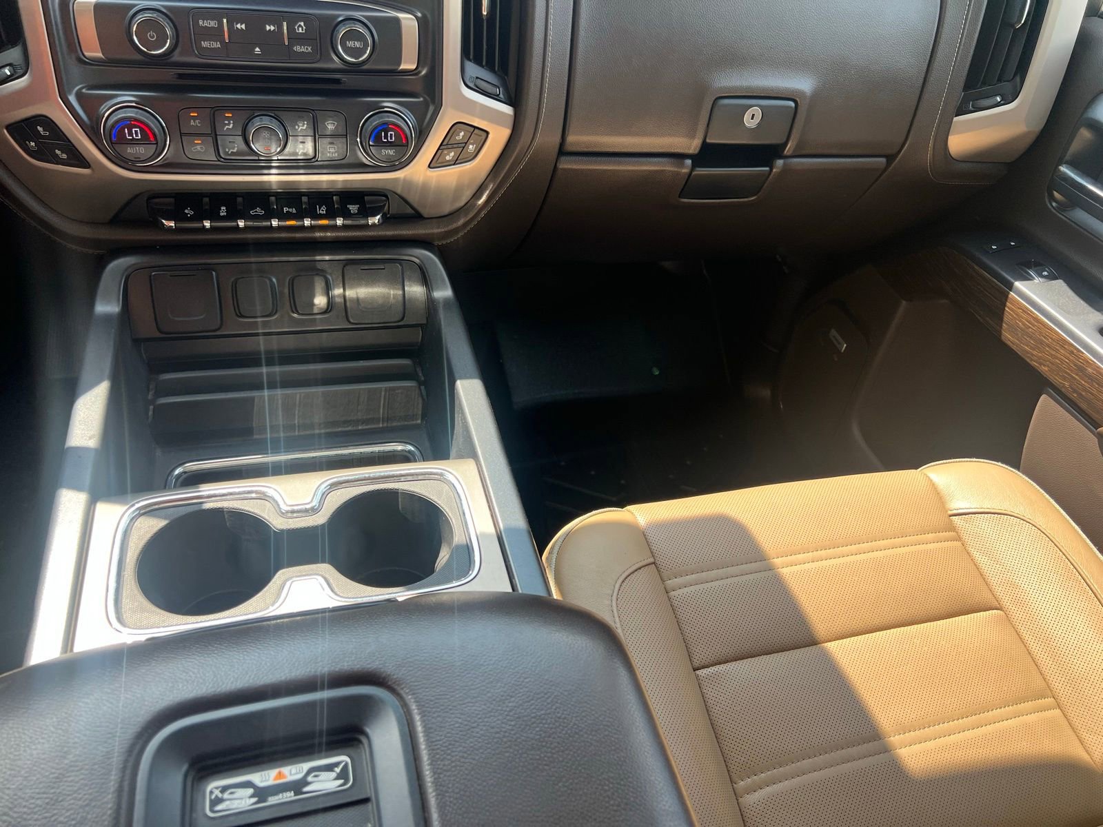 Used 2019 GMC Sierra 2500 Denali w/ Duramax Plus Package AWD/4WD image 34
