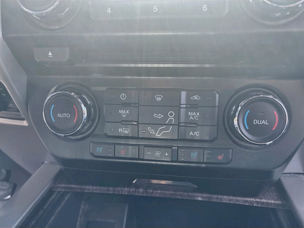 Used 2018 Ford F250 Lariat w/ Lariat Value Package AWD/4WD image 30