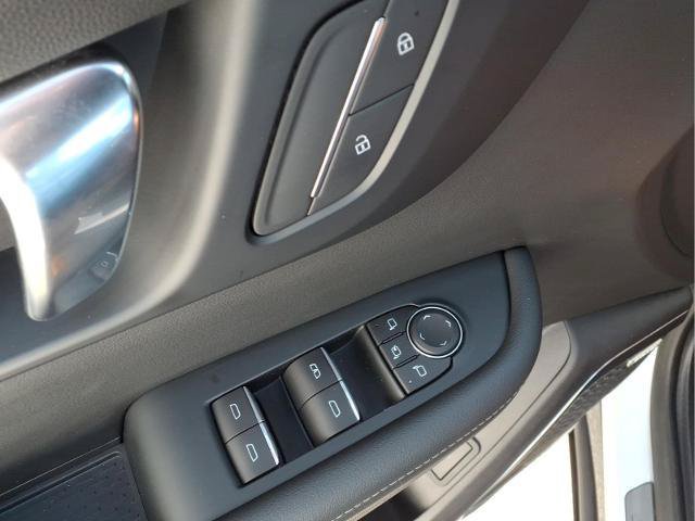 Used 2025 Buick Enclave Sport Touring AWD/4WD image 18