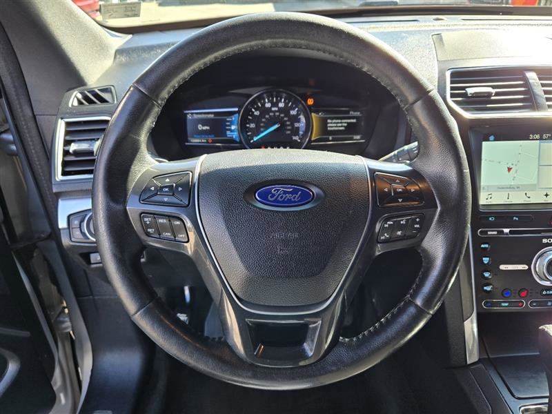 Used 2017 Ford Explorer Limited AWD/4WD image 39
