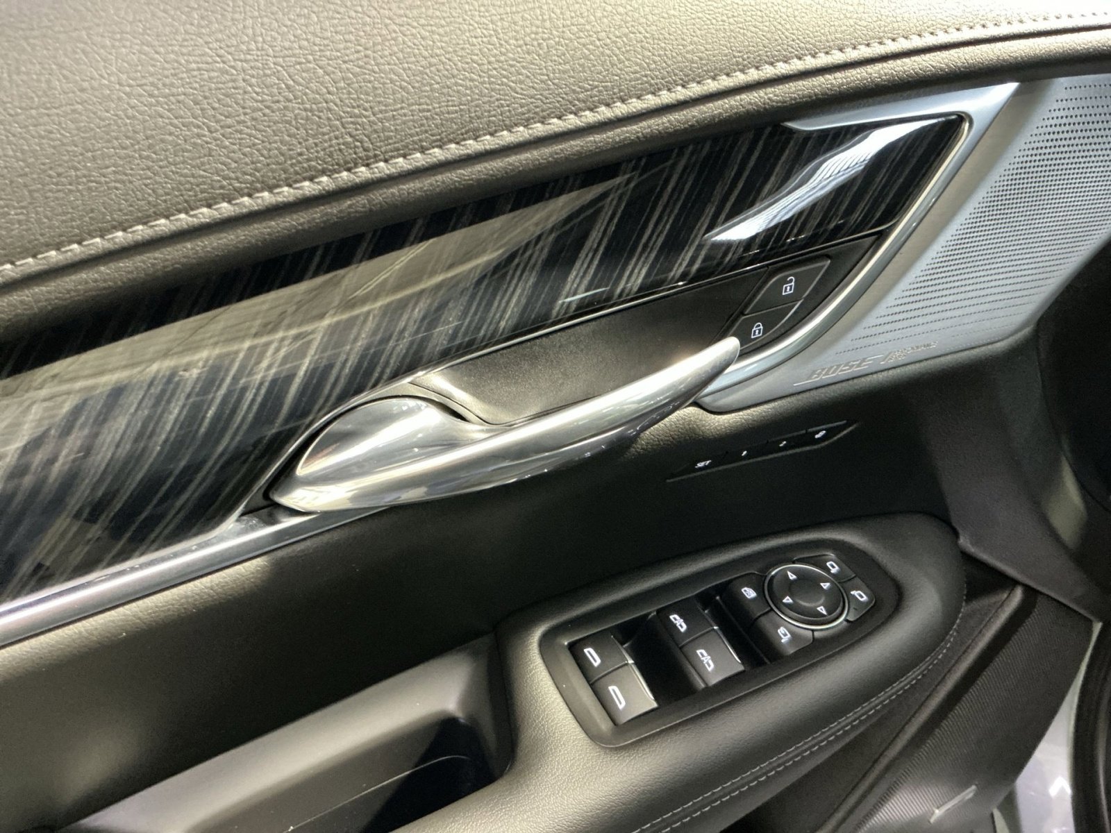 Used 2023 Cadillac XT6 Premium Luxury AWD/4WD image 16