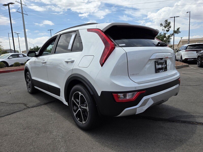 New 2026 Kia Niro EX FWD image 4