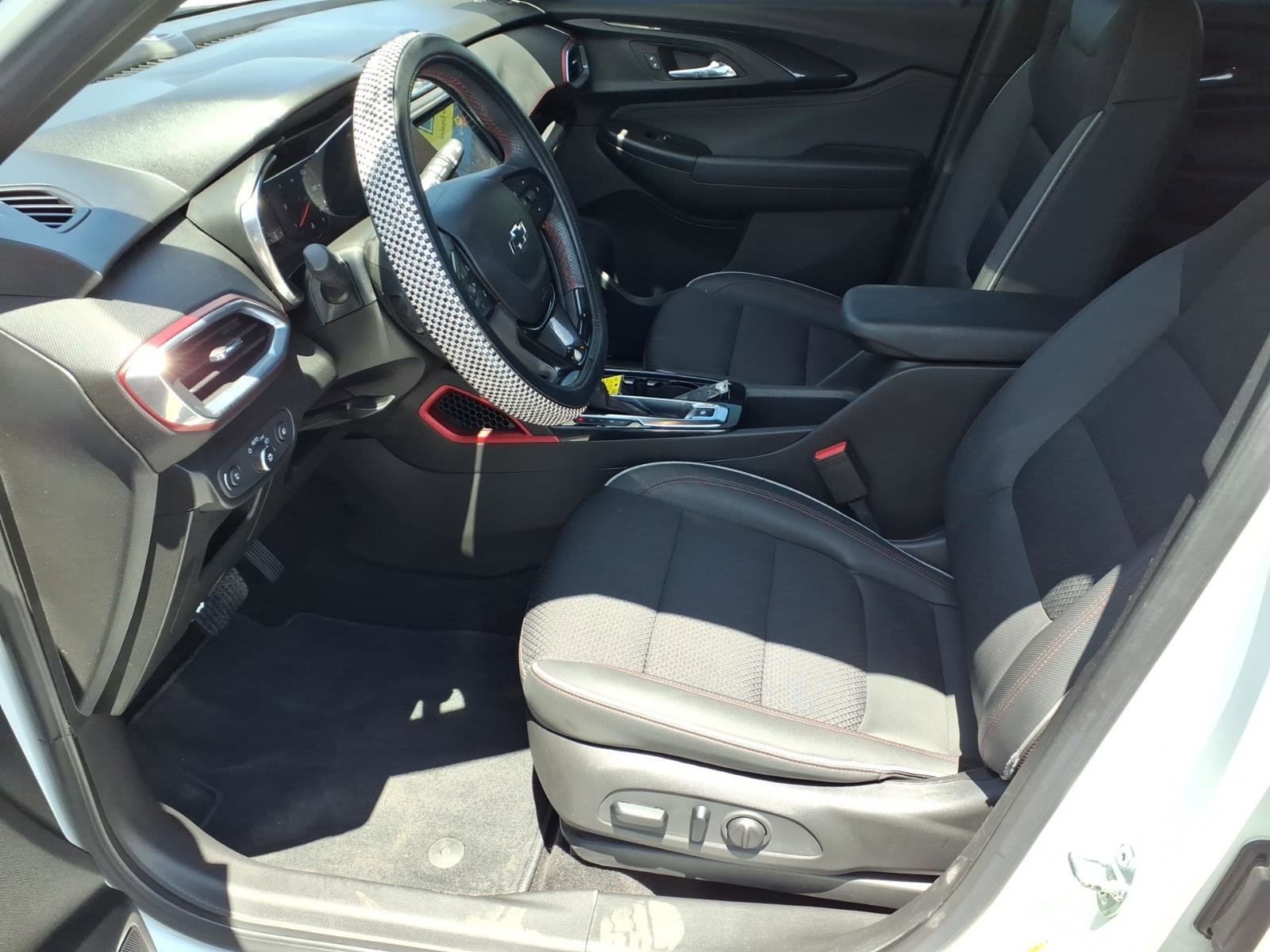 Used 2023 Chevrolet TrailBlazer RS w/ Convenience Package FWD image 11