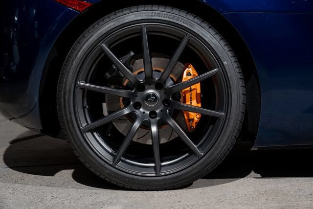 Used 2013 McLaren MP4-12C Spider RWD image 23