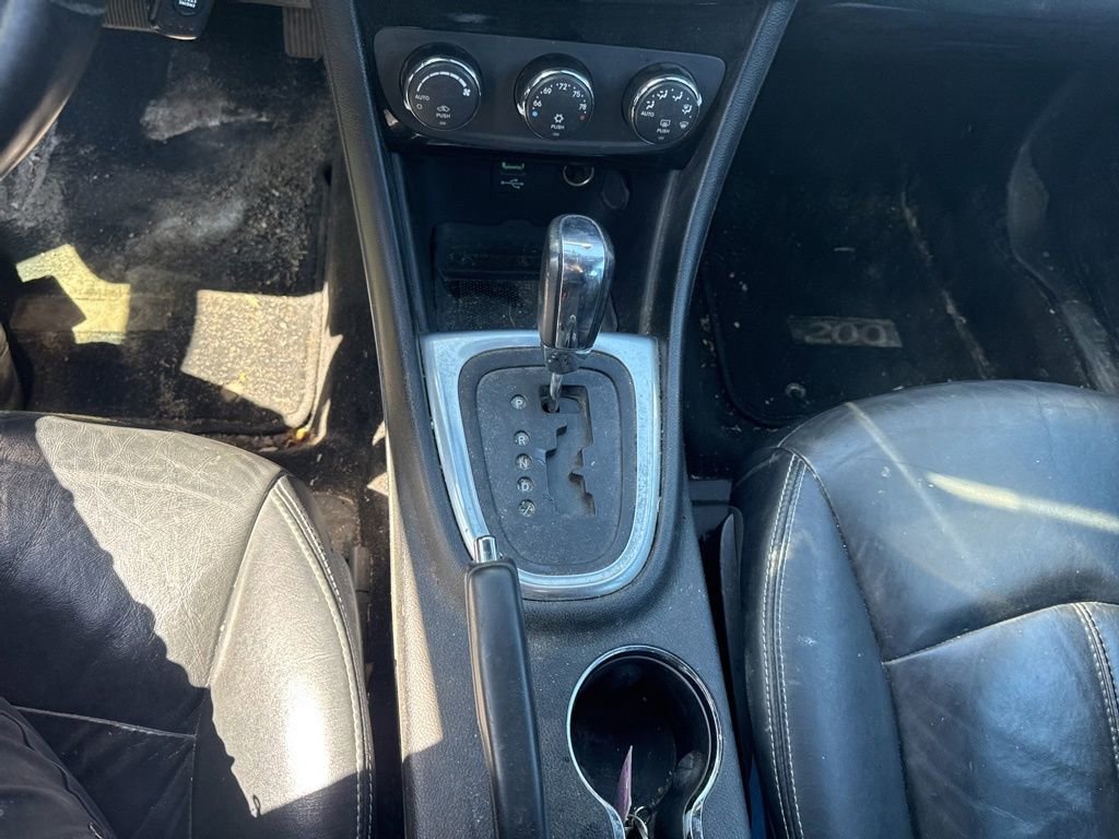Used 2013 Chrysler 200 Limited FWD image 26