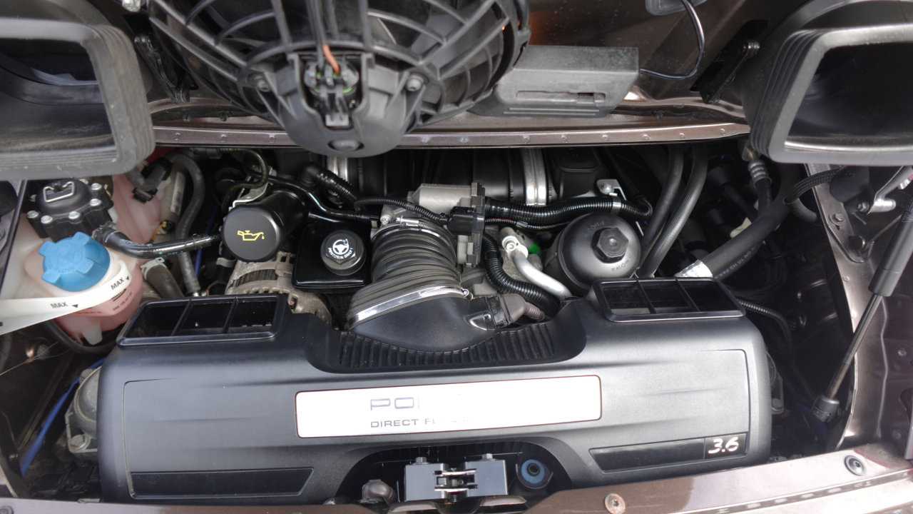 Used 2010 Porsche 911 Carrera image 18