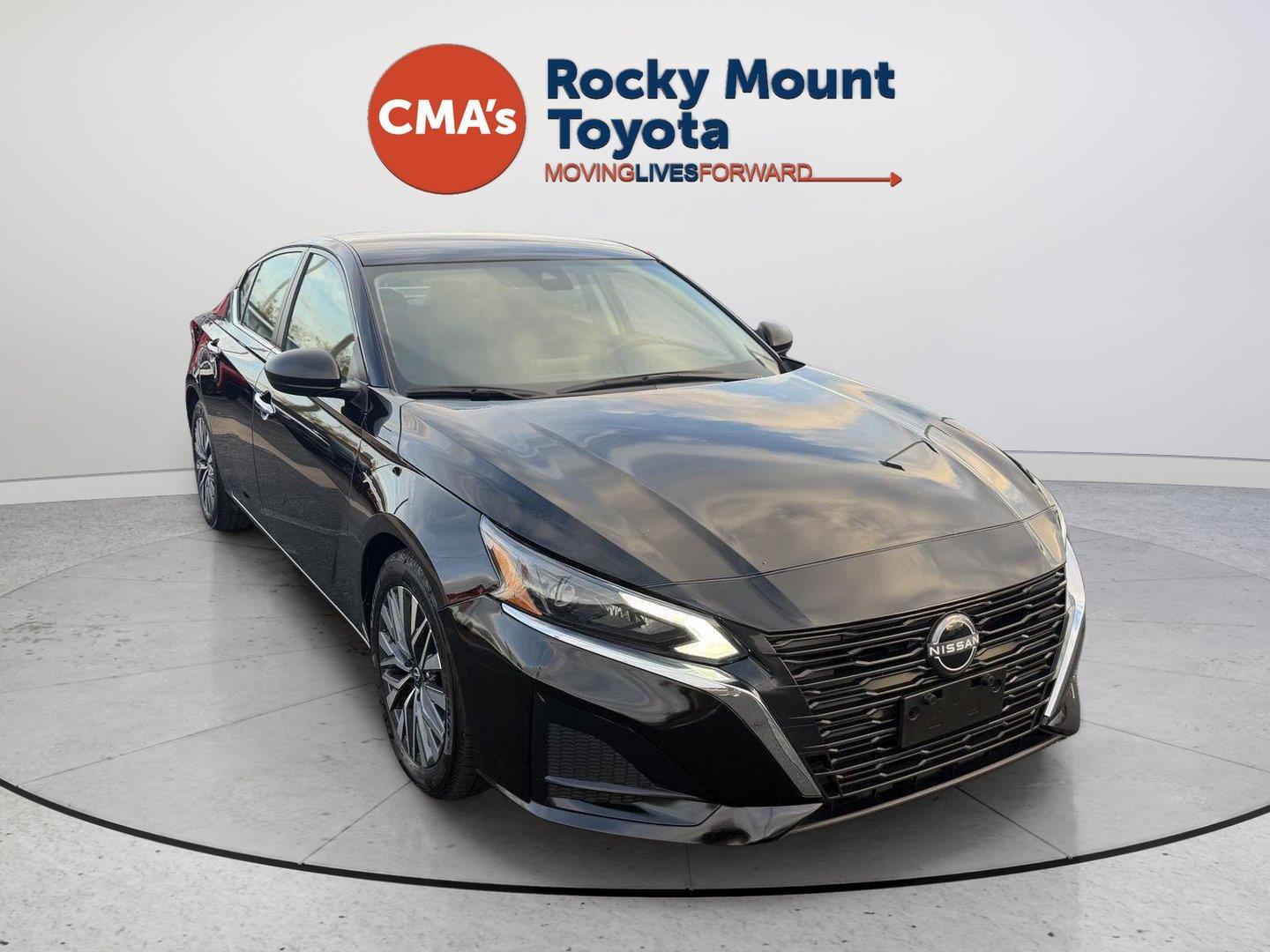 Used 2025 Nissan Altima 2.5 SV FWD image 3