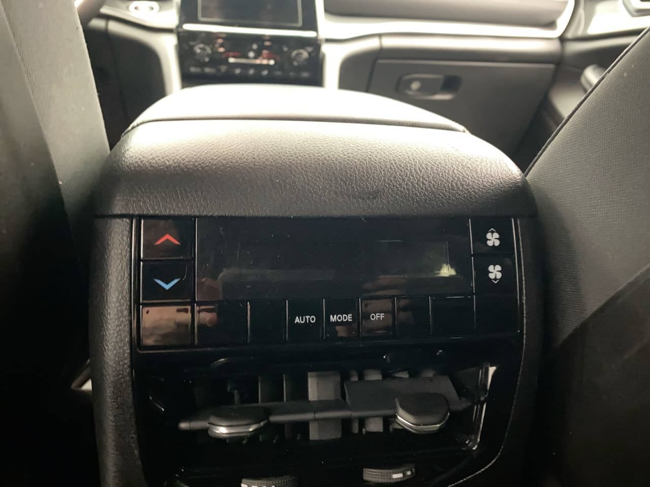 Used 2023 Jeep Grand Cherokee L Laredo AWD/4WD image 25