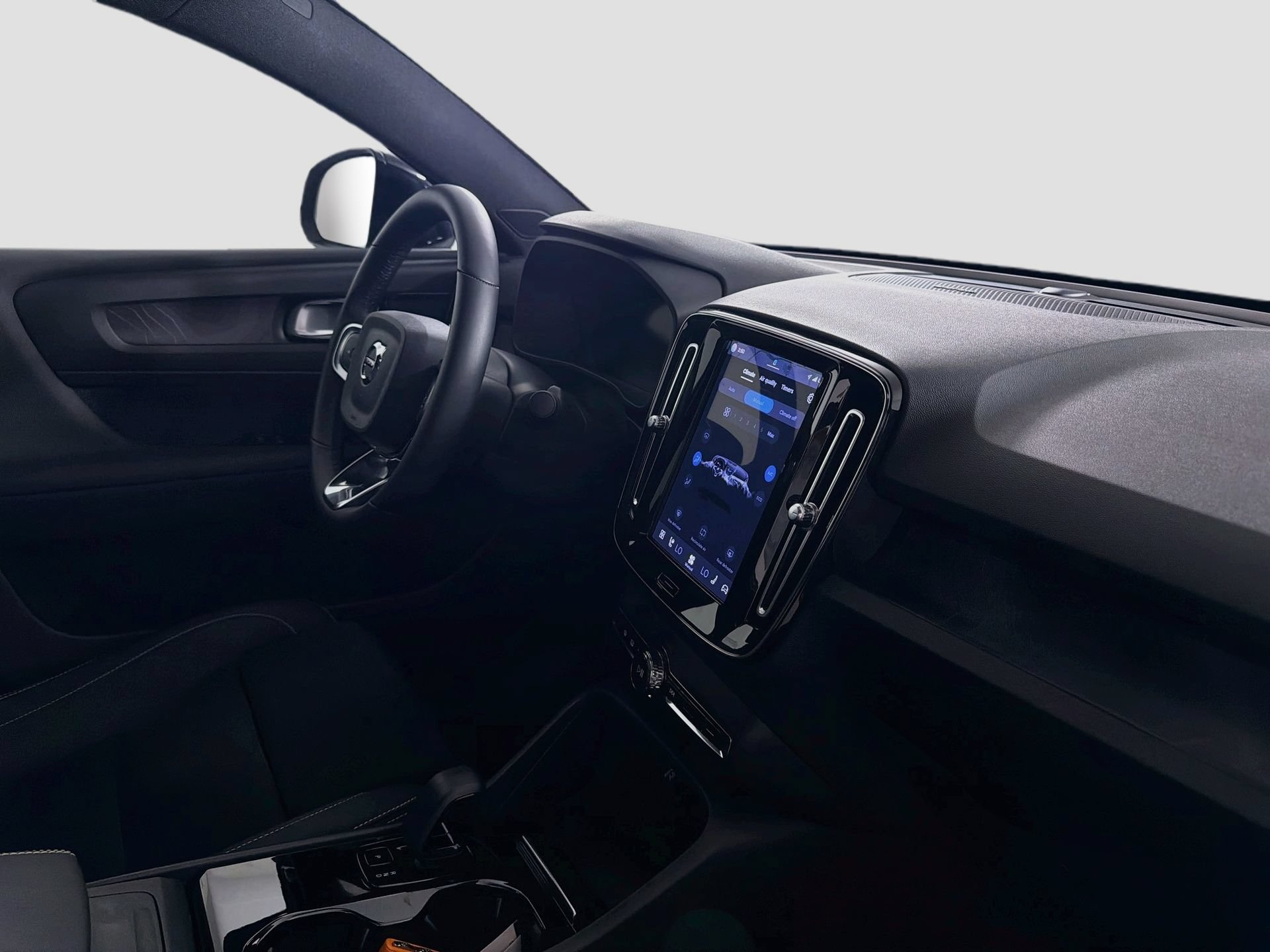 Certified 2023 Volvo C40 P8 Recharge Ultimate w/ Protection Package Premier AWD/4WD image 30